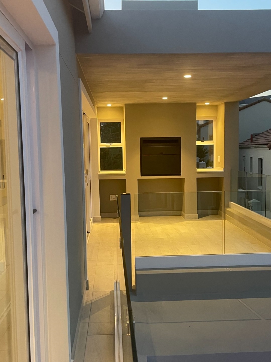 4 Bedroom Property for Sale in Whale Rock Heights Western Cape